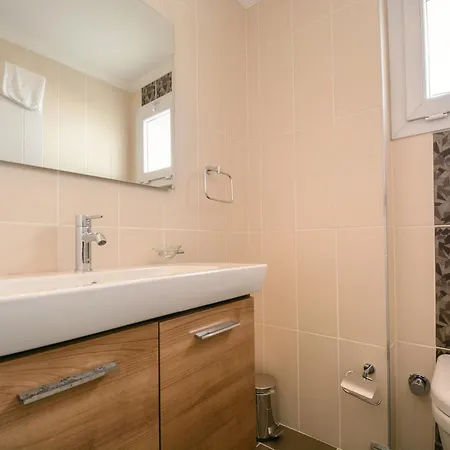 Apart Krem 1 * Kalkan